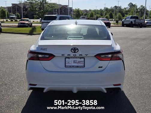 Ice Cap 2024 Toyota Camry SE