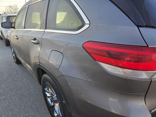 2018 Toyota Highlander Limited Platinum