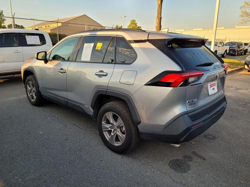 2022 Toyota RAV4 Hybrid XLE