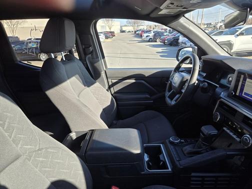 2025 Toyota Tacoma SR5