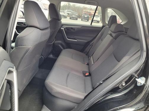 2023 Toyota RAV4 Hybrid LE