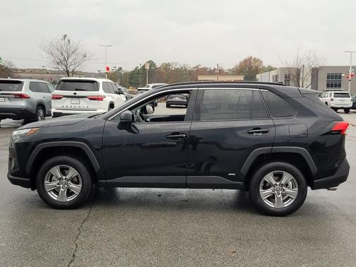 2023 Toyota RAV4 Hybrid LE