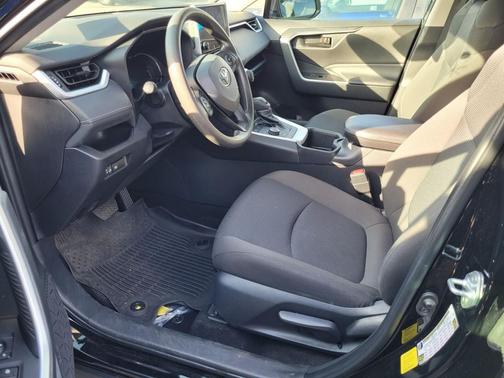 2023 Toyota RAV4 Hybrid LE