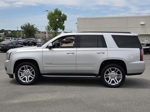 Quicksilver Metallic 2019 GMC Yukon SLT