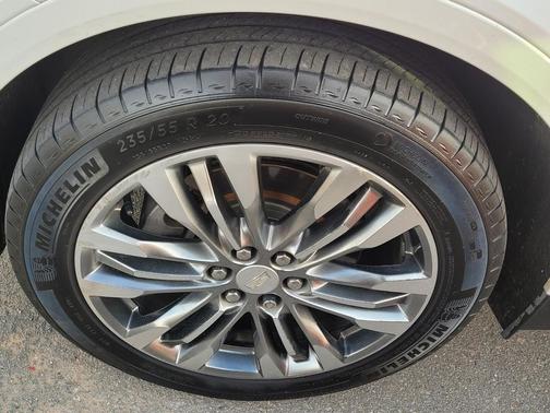 2018 Cadillac XT5 Premium Luxury