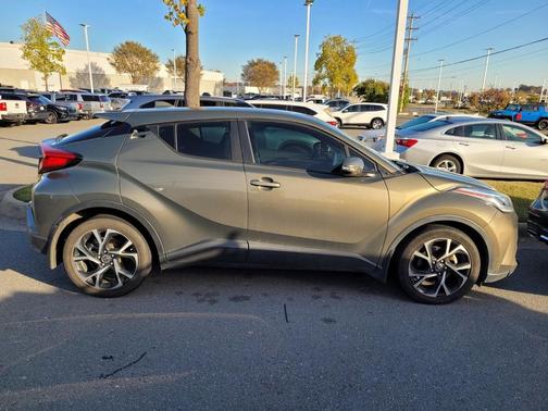 2021 Toyota C-HR XLE