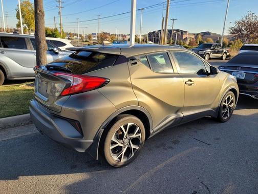 2021 Toyota C-HR XLE