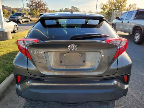 2021 Toyota C-HR XLE