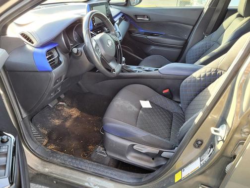 2021 Toyota C-HR XLE