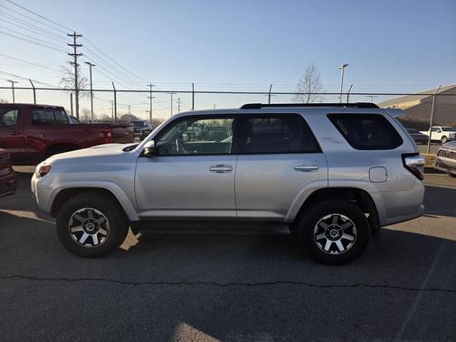 2024 Toyota 4Runner TRD Off Road