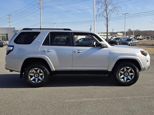2024 Toyota 4Runner TRD Off Road