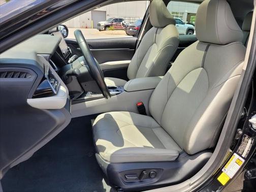 2023 Toyota Camry Hybrid XLE