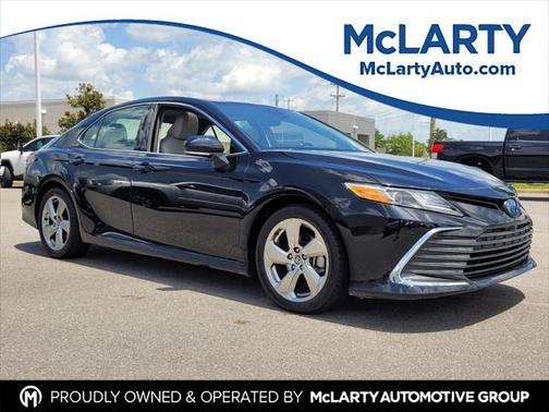 2023 Toyota Camry Hybrid XLE