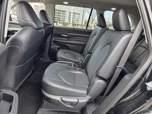 2025 Toyota Grand Highlander Platinum