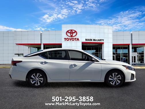 Glacier White 2024 Nissan Altima S FWD