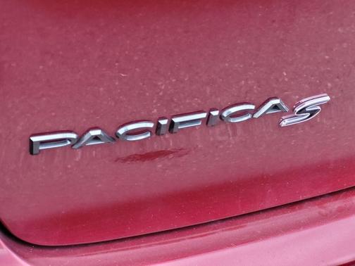 2018 Chrysler Pacifica Touring-L Plus