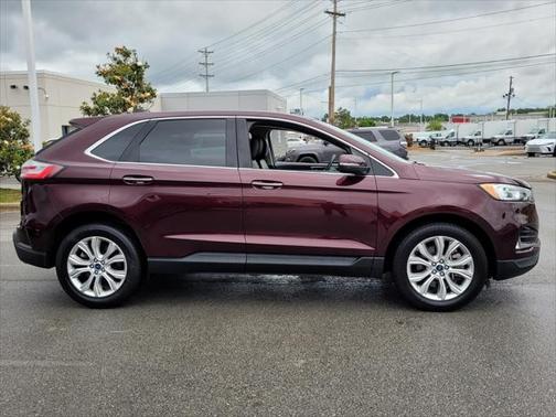 2022 Ford Edge Titanium