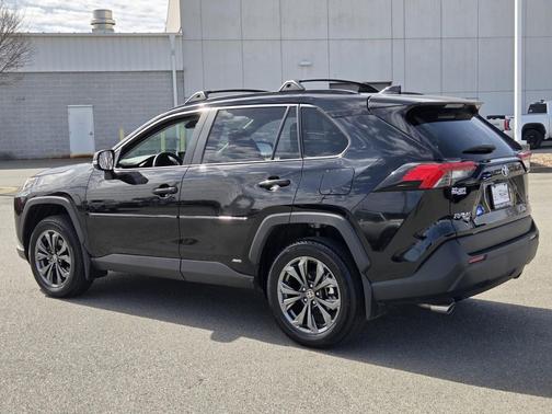 2025 Toyota RAV4 Hybrid XLE Premium