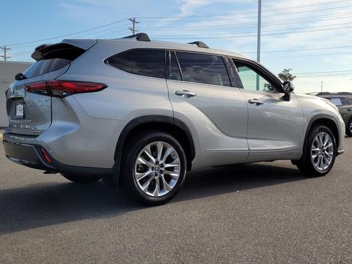2023 Toyota Highlander Hybrid Limited