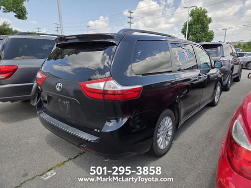 Midnight Black Metallic 2016 Toyota Sienna XLE