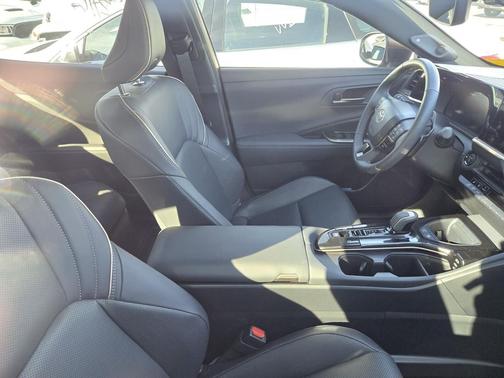 2025 Toyota Crown Platinum