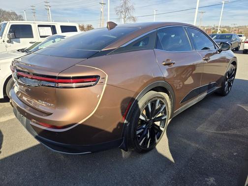 2025 Toyota Crown Platinum