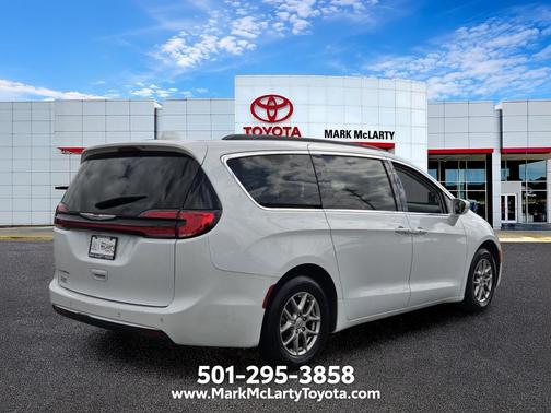 Bright White Clearcoat 2021 Chrysler Pacifica Touring