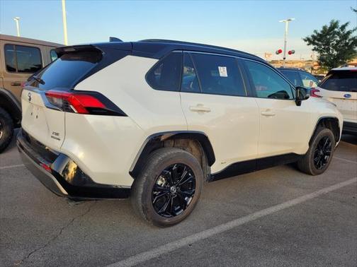 2022 Toyota RAV4 Hybrid SE