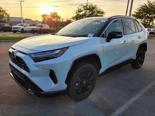 2022 Toyota RAV4 Hybrid SE