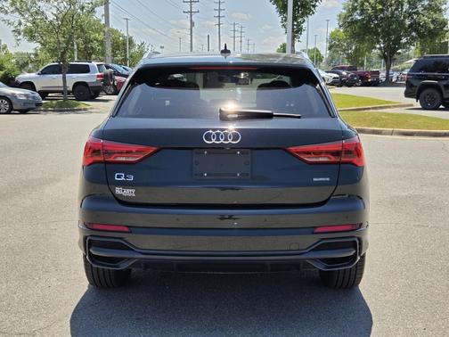 Mythos Black Metallic 2021 Audi Q3 45 S line Premium