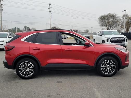 2025 Ford Escape PHEV SE