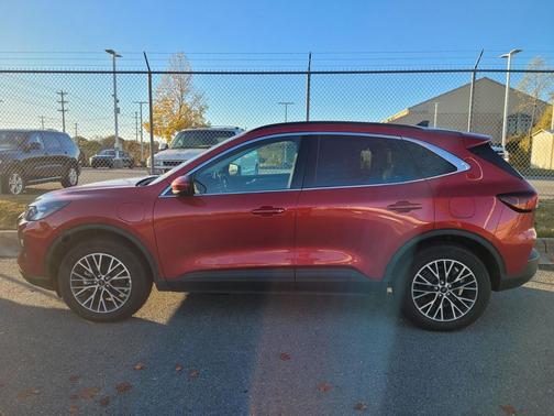 2025 Ford Escape PHEV SE