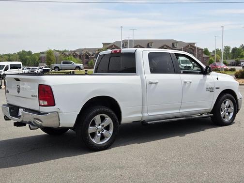 Bright White Clearcoat 2019 RAM 1500 Big Horn