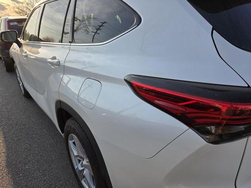 Blizzard Pearl 2021 Toyota Highlander L