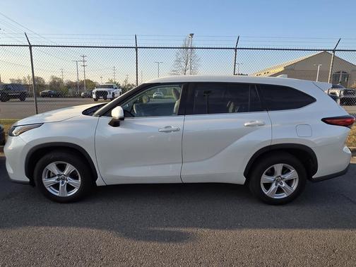 Blizzard Pearl 2021 Toyota Highlander L