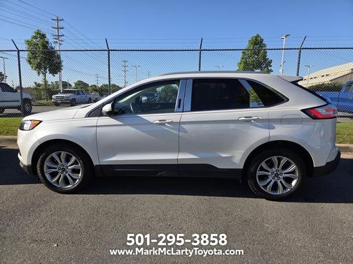 White Platinum Clearcoat Metallic 2019 Ford Edge Titanium