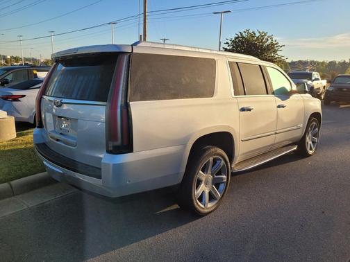 2019 Cadillac Escalade ESV Luxury