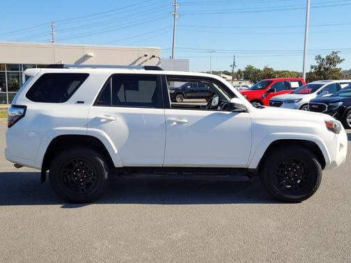 2022 Toyota 4Runner SR5