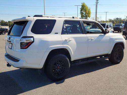 2022 Toyota 4Runner SR5