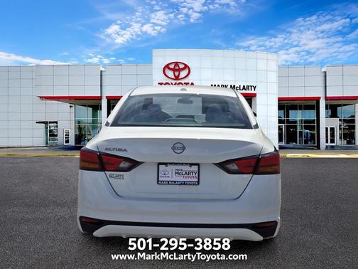 Glacier White 2025 Nissan Altima 2.5 SV