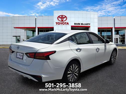 Glacier White 2025 Nissan Altima 2.5 SV