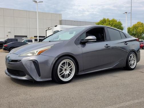 2019 Toyota Prius XLE