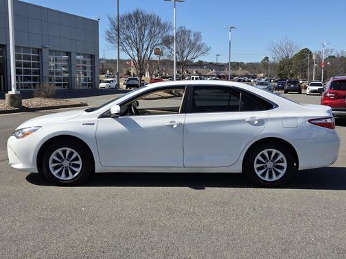 2017 Toyota Camry Hybrid LE