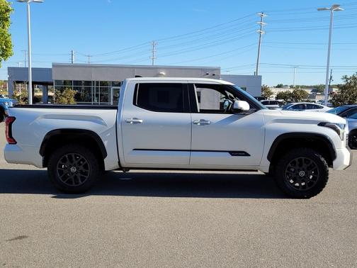 2024 Toyota Tundra Hybrid Platinum