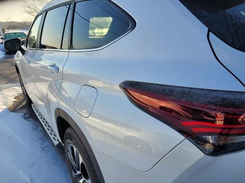 2025 Toyota Highlander Hybrid XLE