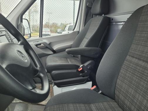 2017 Mercedes-Benz Sprinter 2500 Worker