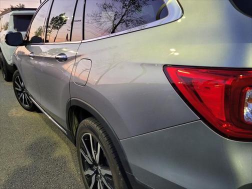 2021 Honda Pilot Touring 8-Passenger