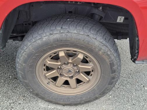 2023 Toyota Tacoma SR