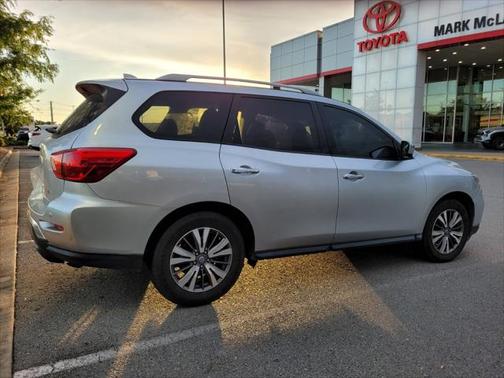 2020 Nissan Pathfinder SL 2WD