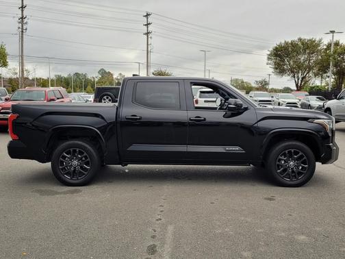 2023 Toyota Tundra Hybrid Platinum